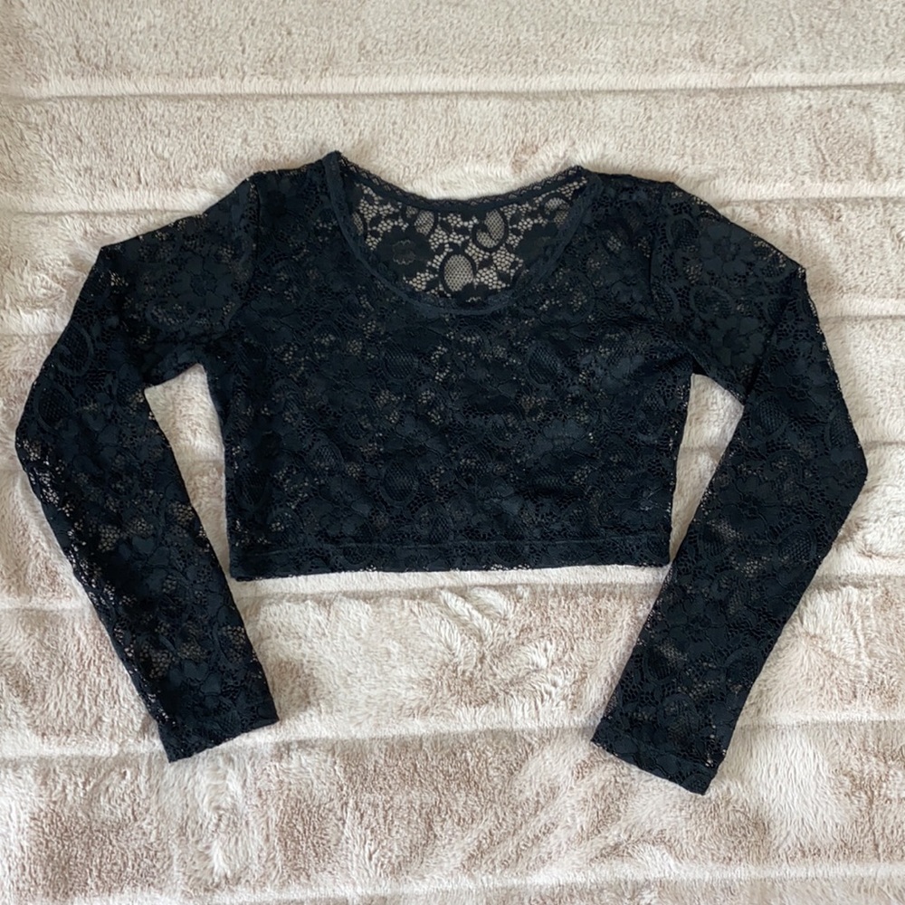 Cropped Lace Top sz Small